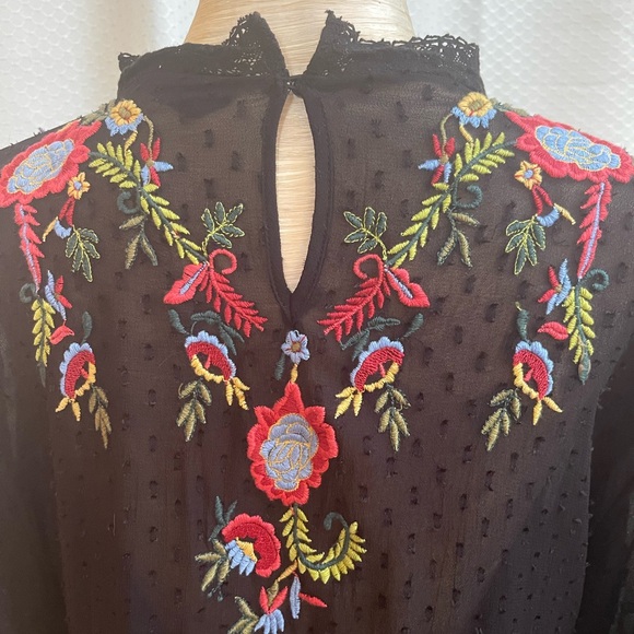 Zara Women black with lace embroidered top - Picture 6 of 9
